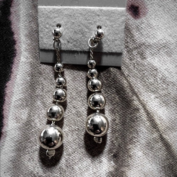 5/$20 ☀️Gorgeous Vintage Long Earrings - Picture 6 of 15